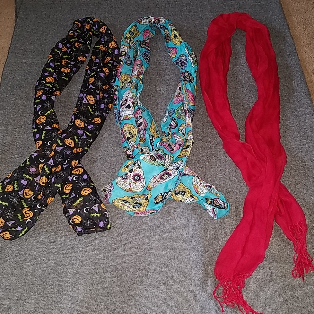 Scarves - FREE w/ bundle ONLY
